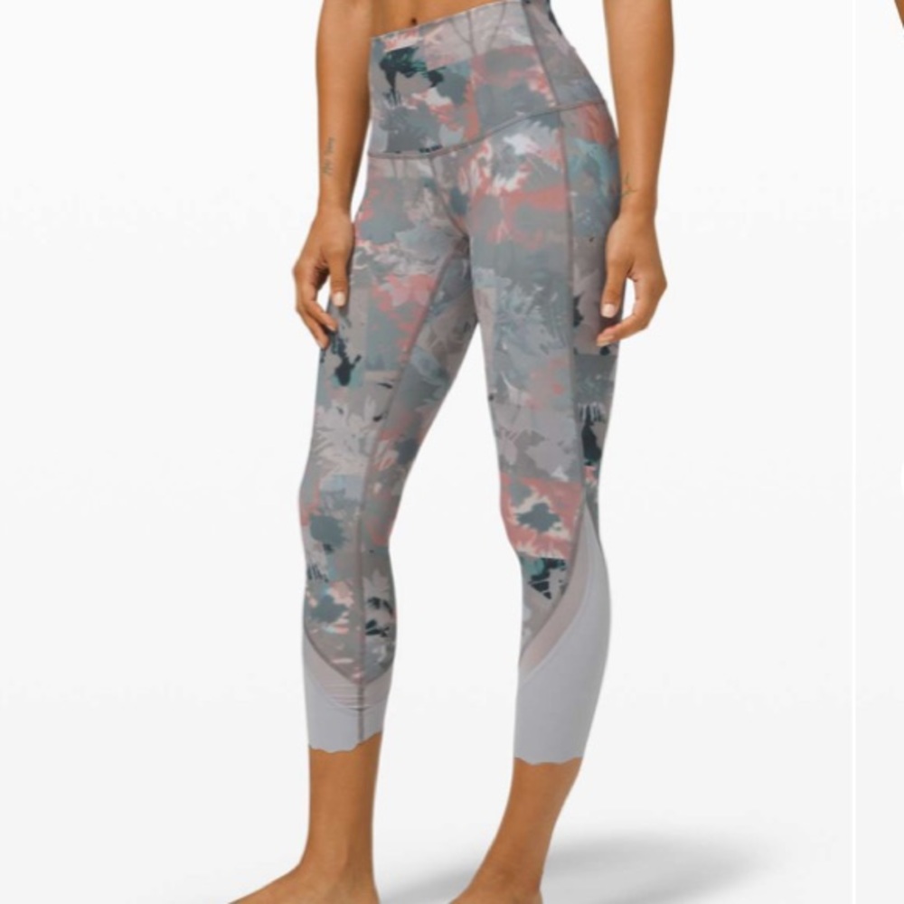 Lululemon Wunder Under Crop High-Rise *Roll Down Scallop Full-On Luxtreme 23"